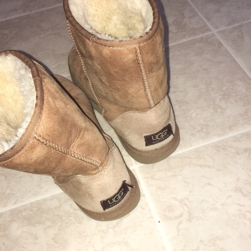 Size 7 uggs